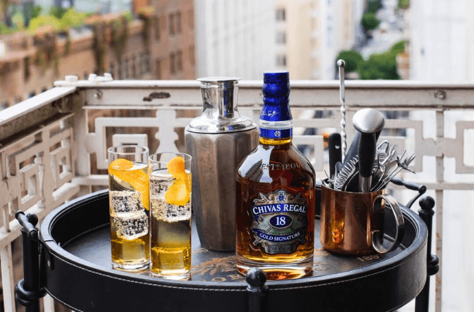 CHIVAS REGAL 18YO WHISKY 0.7L + PACKAGING